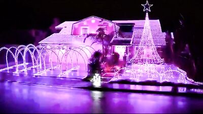 Gay Holidays: Fun Rusty Gate @ YT