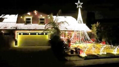 Gay Holidays: Fun Rusty Gate @ YT