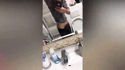 Gay Flex Boys Porn - Cum On My Muscles Selfie