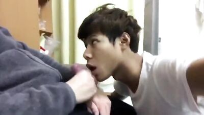 Young studs swapping spit and blowjobs