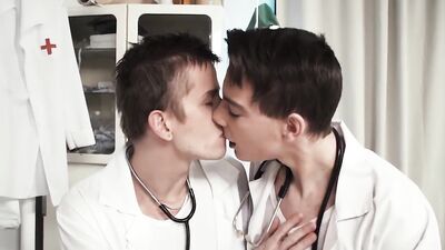 Medical Bareback Clinic: Dr. Chad Johnstone Fucks Dr. Tom Nutt