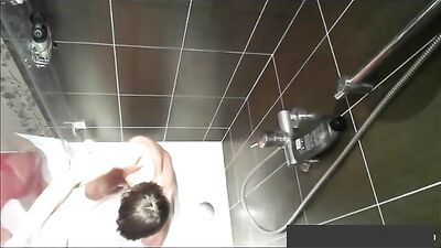 Hidd*en Cam Jock Shower: A Twinks Steamy Secret Exposed!