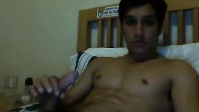 Handsome Webcam Dick-Slinger - Ultimate Gay Porn Experience