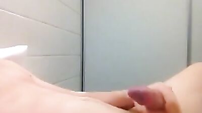 Ginger cums hard & fast in Redhead captures his wank on webcam!