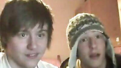 Gay Web-Cam Amateurs: Bos wanking together