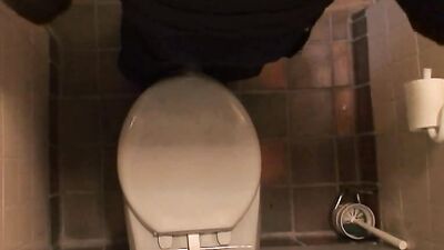 Pumping his Porn Magazine - Gay Handjob Fever