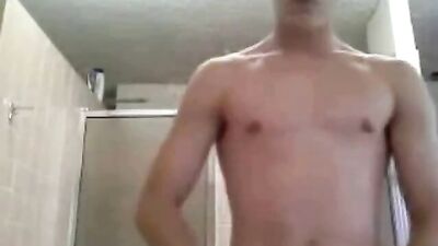 Gay Webcam Amateur Reveals His Stuff!