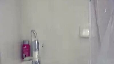 Gang Bang in the Shower: Amateur Assplay Cumshots!