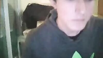 Adidas Jerseys & Cute Guys: One-Handed JO Session!