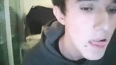 Adidas Jerseys & Cute Guys: One-Handed JO Session!