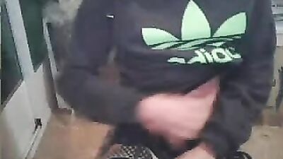 Adidas Jerseys & Cute Guys: One-Handed JO Session!