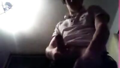 Gay Cam Show-Off: A Hot Web-Cam Experience with Sexy Guys