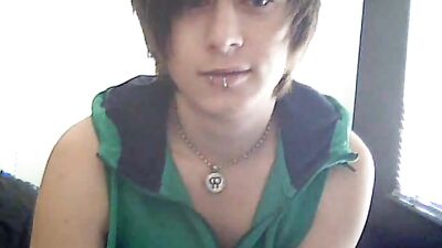 Sam 19 Masturbates: Hardcore Web-Cam Handjob!