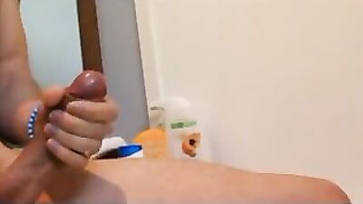 Squirting Cum: Amateurs Big Load Sharing on Webcam