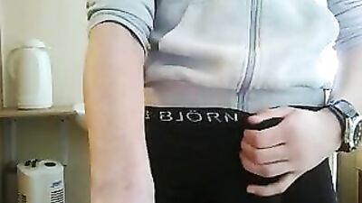 Hot Web-Cam Handjob: Revisited!