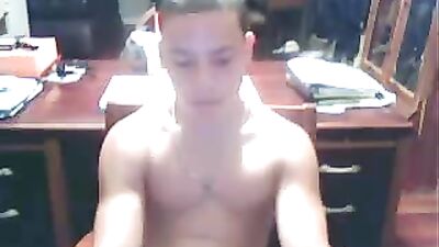 Gay Muscle Web-Cam Handjob - His Strongest Arm Is Not!