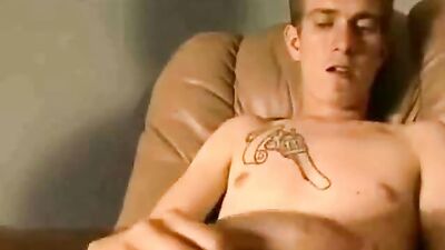 Gay Porn Superstar Masturbating: A Real Amateur Experience