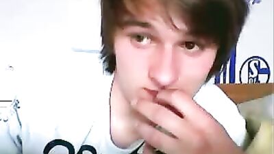 18 Bobbys Secret Web-Cam Handjob Confession