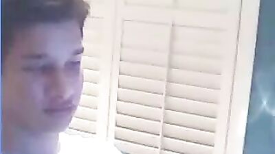 Hugo 18: Web-Cam Handjob Reignited!