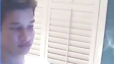 Hugo 18: Web-Cam Handjob Reignited!