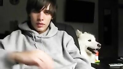 Young stud jerks off in his room: Hardcore Gay Porn Video!