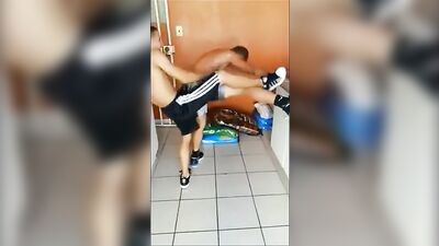 Sexy ass dance: Music beats and sexy moves!