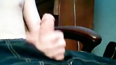 Stevies Web-Cam Handjob Adventure: 18 Years Old and Ready to Masturbate!