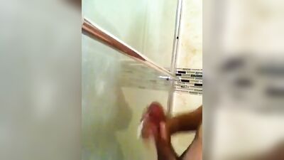 Cutie twink giving us some