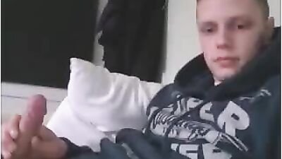 Gay Porn Webcam Kick - Hoodie Amateur Handjob
