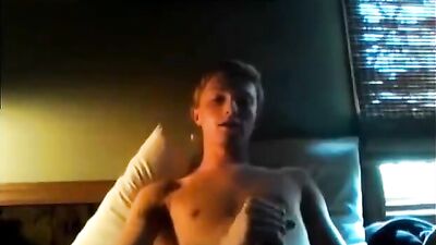 Blond Twink Web-Cam Shows Revealed!