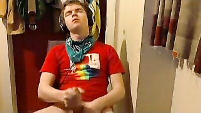 Gay Twink HD Cam Cum - Horny Amature Webcam Wanker Explore the world of gay porn with this hot and horny twink who loves to share his hi-def wanks and cum on webcam.