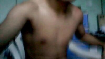 Malaysian Guy: Moaning Amateur Cum Shots on Face!