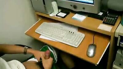 Watching sex masturbating by the computer