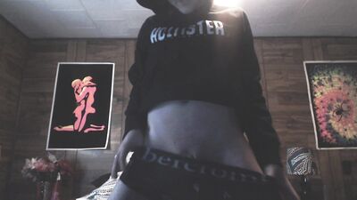 Alexheart Camwhore Custom Videos: Bi-Curious Amateurs with PayPal Pleasure