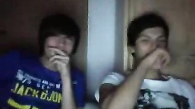 2 Hot Guys: Amateur Web-Cam Exposure