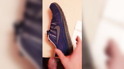 Nike Free 5.0 Cumshot - Amature Cocks Big Shoot!