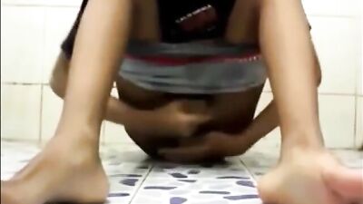 Thai Twinks Hard & Fast Webcam Wank: Bathroom Floor Cumming