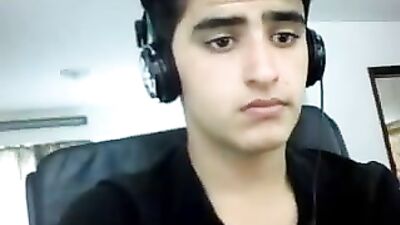 Amateur Web-Cam Boy - Very Cute Wanking Adventure!