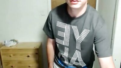 Hung Twink Cumshots: Amateur Porn Delight!