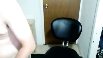 Hung Twink Cumshots: Amateur Porn Delight!