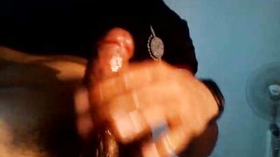 Thai dick thick - cumming hard in the hood: Amateur Asian Cum Shots