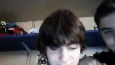 2 Wanking Amateurs - The Ultimate Web-Cam Experience!