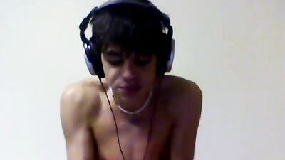 Web-Cam Solo Boy: Exploring Gay Porn with Boy993!