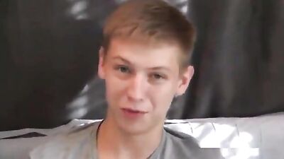 Gay Porn Newbie Smooth Body Exposed