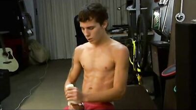 Young Man Gets Sucked by Amateur Straight Boys in Hot Twink Video!