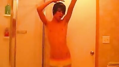 Tylers Web-Cam Fun: A Vintage Solo Blond Boys Music Show!