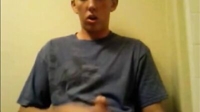 Jerking off in the Bathroom: The Ultimate Amateur Web-Cam Solo Experience!