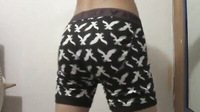 Bubble Butt Twink Blows Up The Stage!