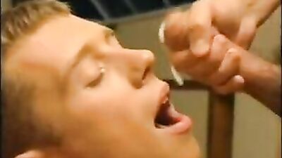 Twin Cum Queens: Hot & Messy Web-Cam Sex