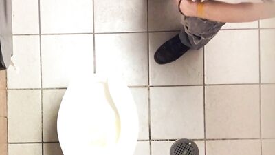 Urinal Exposure: Amateur Glory Holes Fun